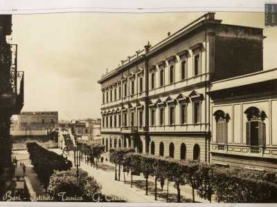 ...in un corso Cavour ancora non �occupato� dal ponte XX Settembre